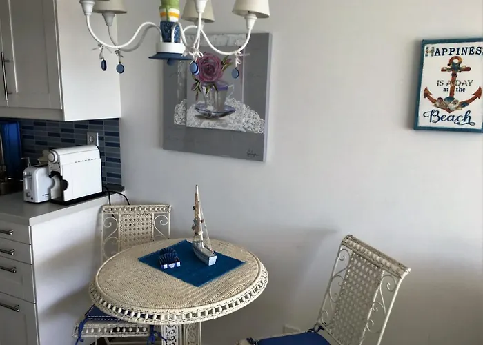 Sun & Sea 512 公寓